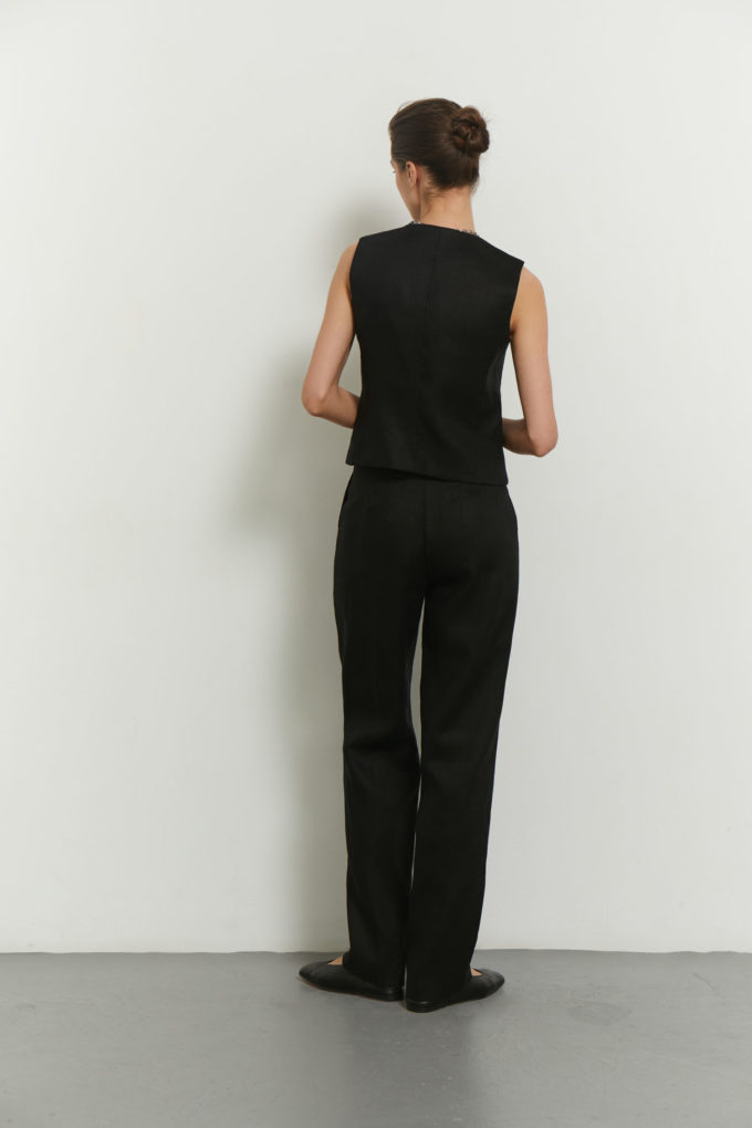 Linen pants with tucks in black photo 3