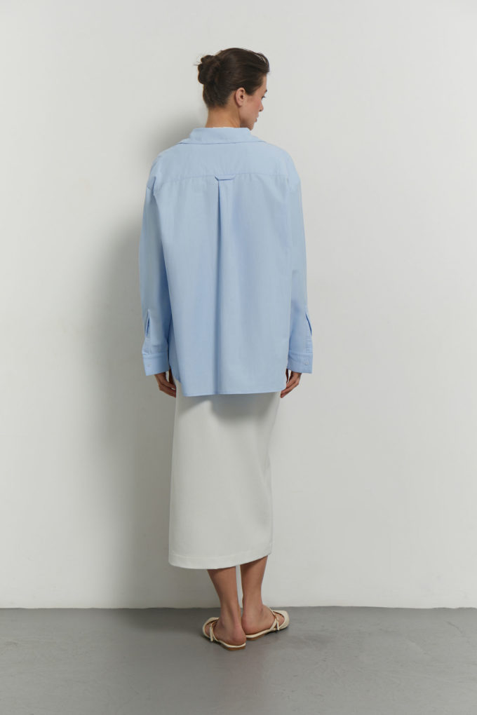 Oversized shirt with embroidery in blue photo 3