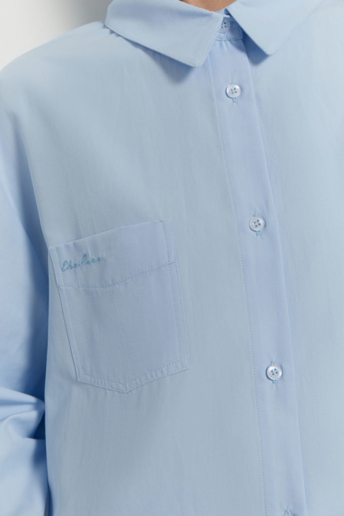 Oversized shirt with embroidery in blue photo 4