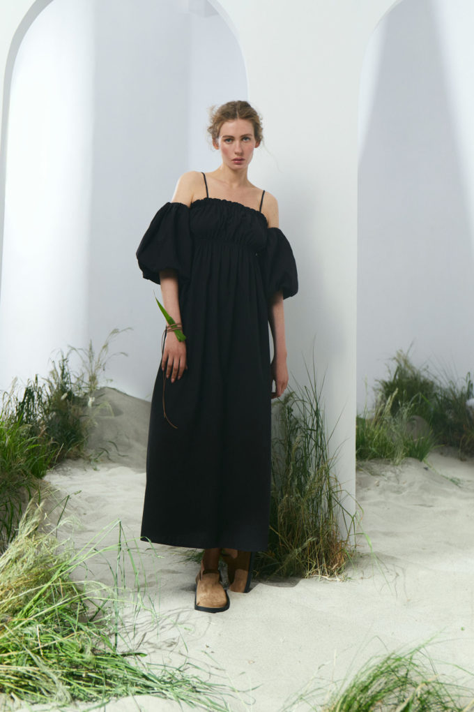 Сукня міді зі спущеними плечима чорна (eco) - THE LACE photo 158937