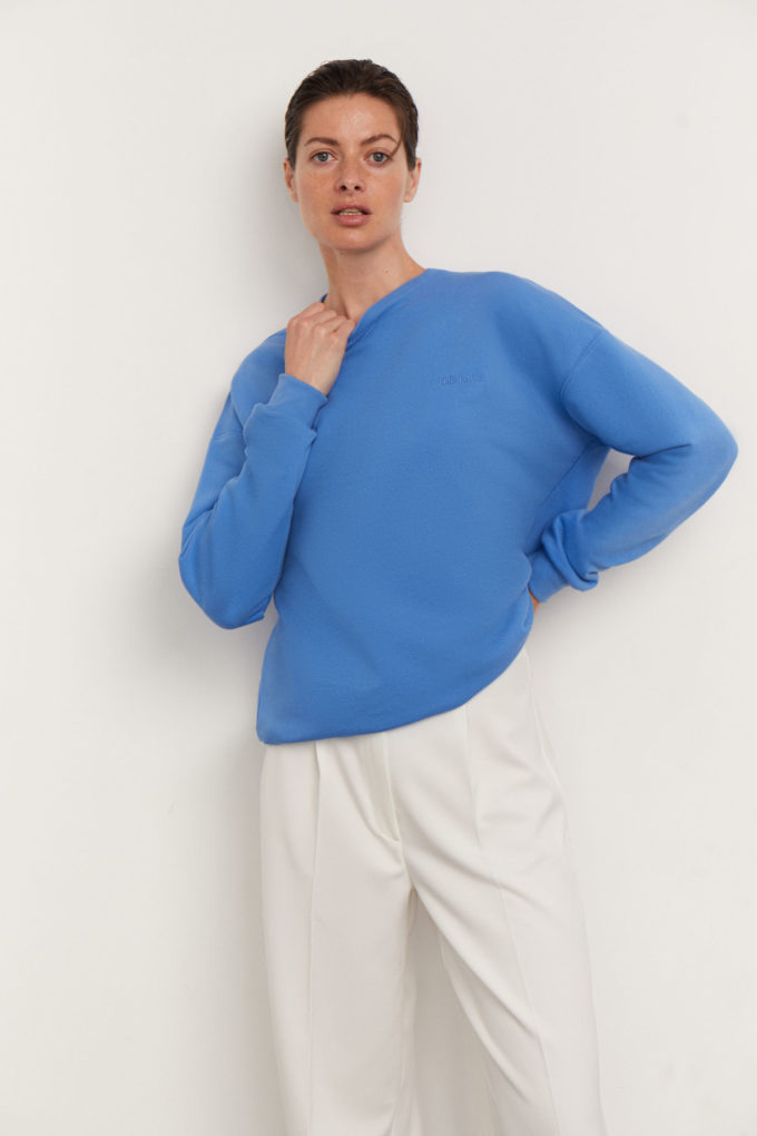 Sweatshirt with embroidery in blue photo 2