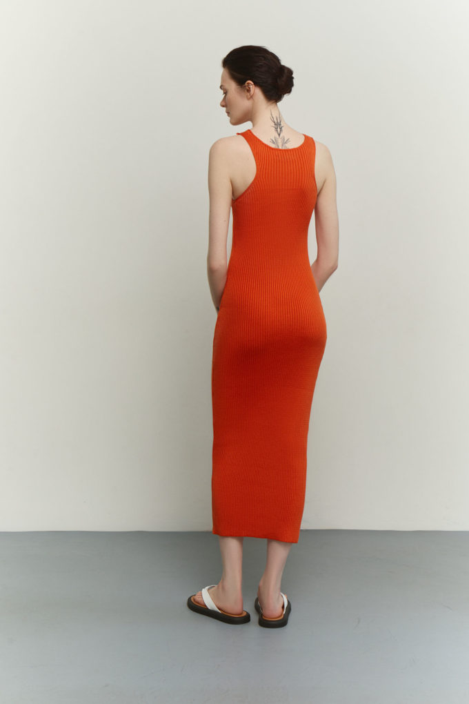 Трикотажна сукня міді з перекрученим верхом помаранчева фото 3
