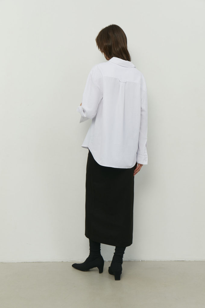 Oversized shirt with embroidery in white photo 3