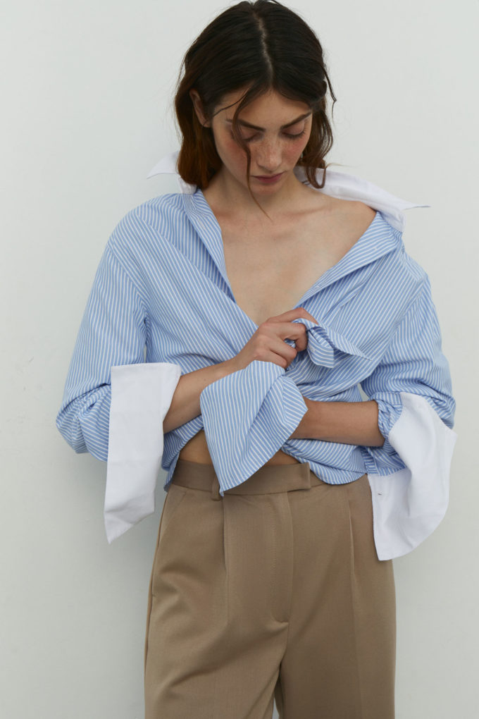 Сорочка в смужку блакитна з білими манжетами фото 4