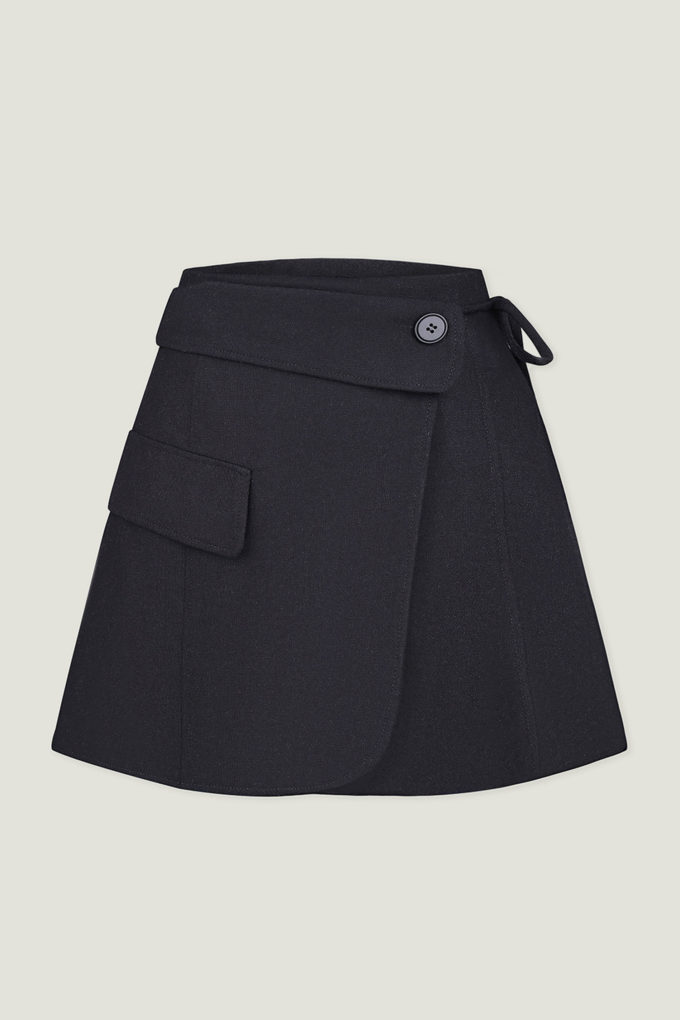 Black woolen mini skirt with a tie photo 5