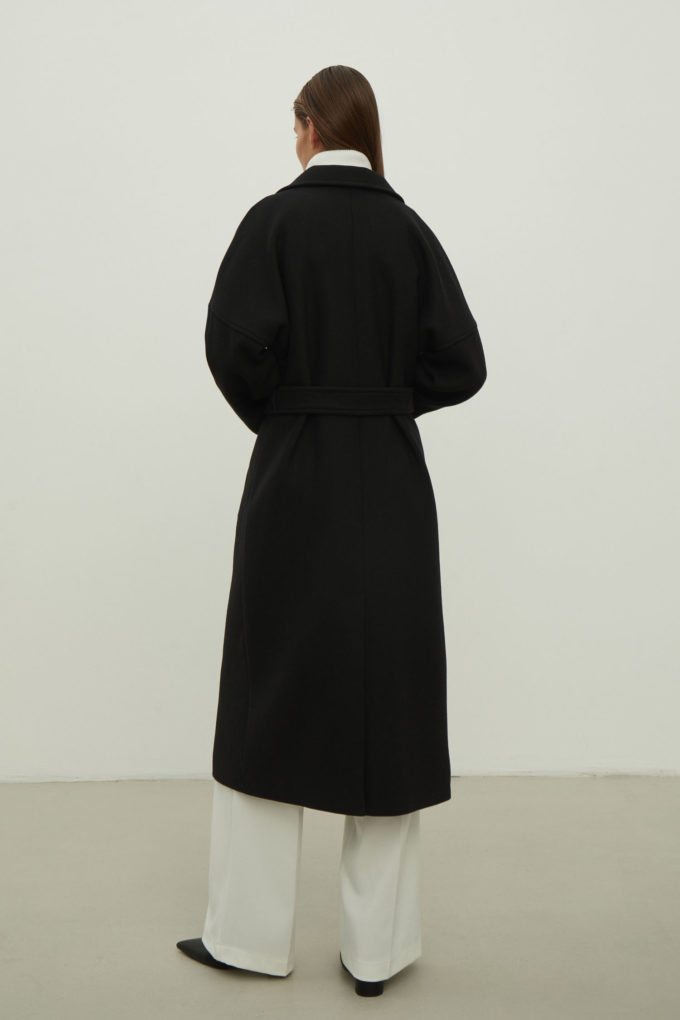 Woolen coat-robe in black photo 3