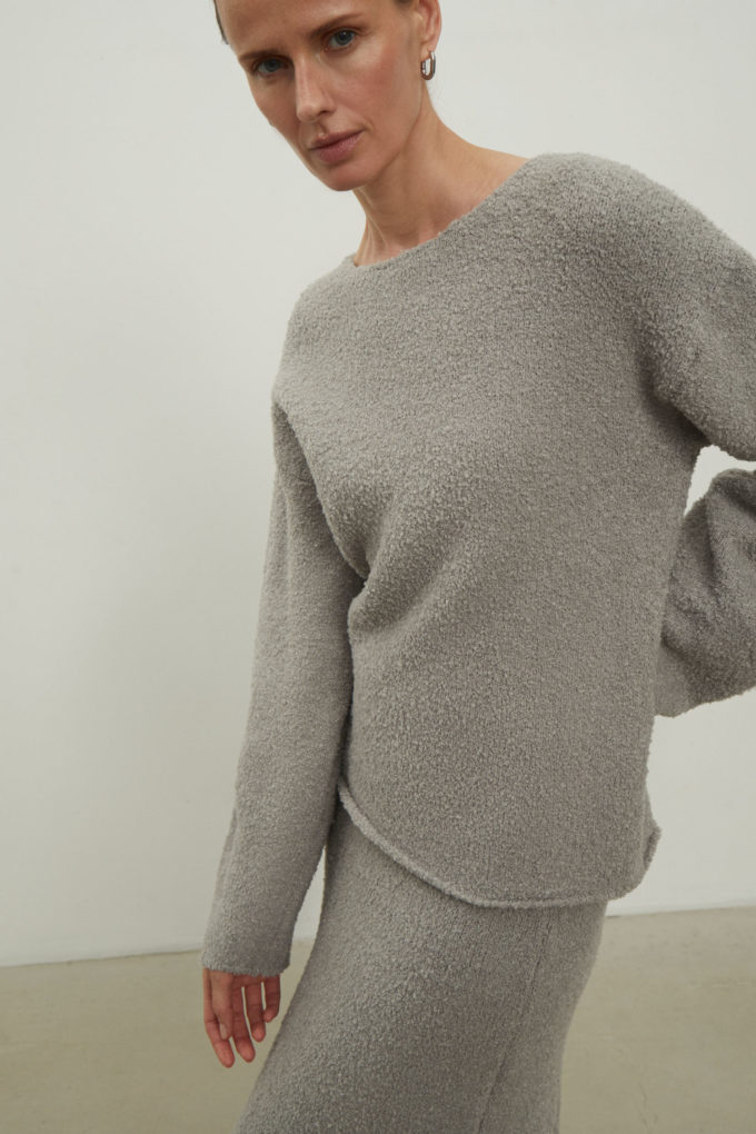 Трикотажний светр букле вільного крою сірий - THE LACE
