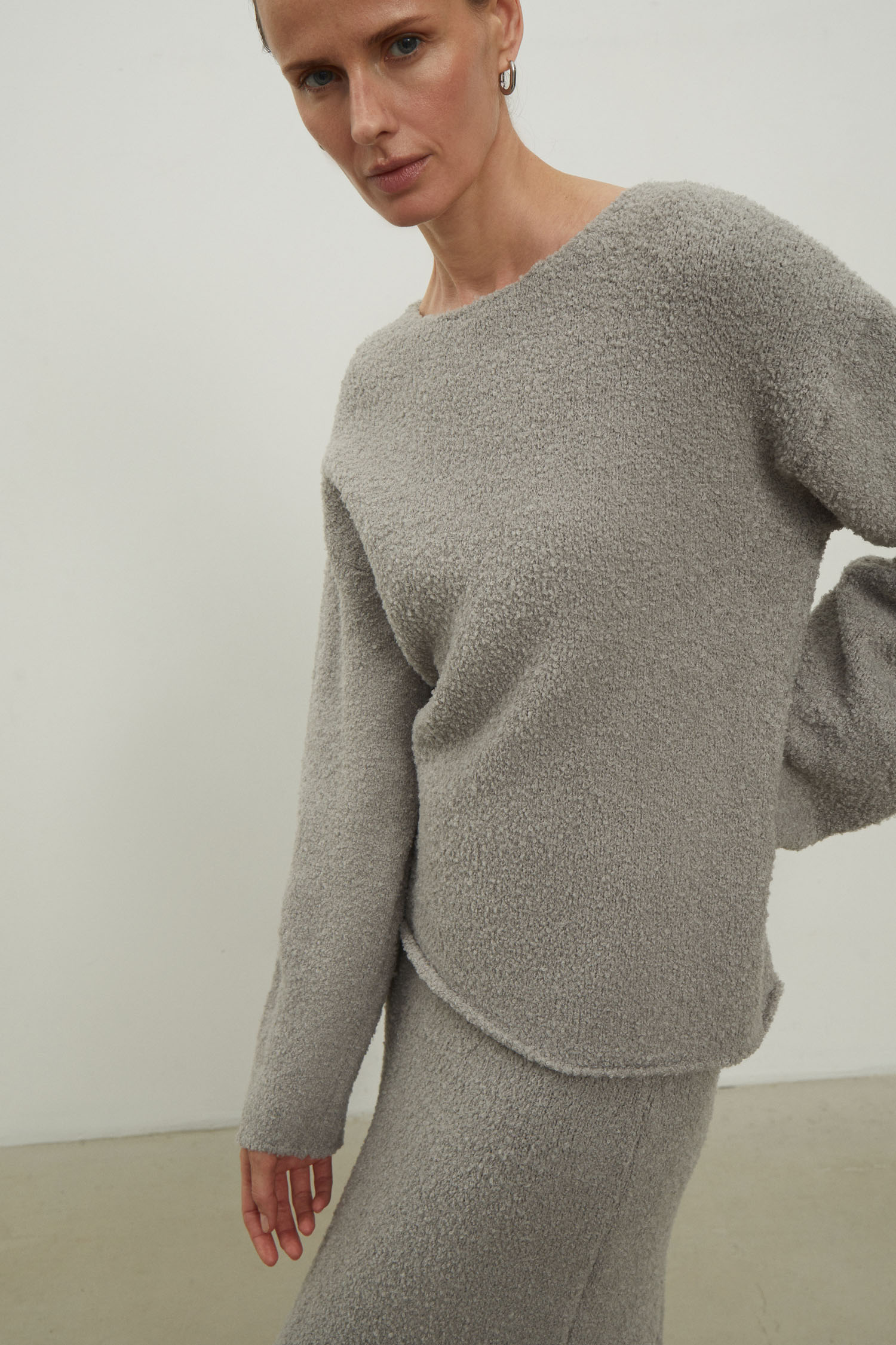 Трикотажний светр букле вільного крою сірий - THE LACE photo 253771