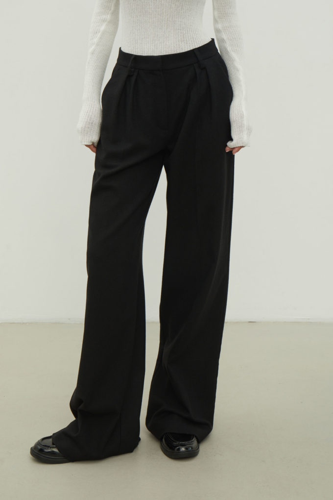 Low-rise woolen palazzo pants in black photo 2