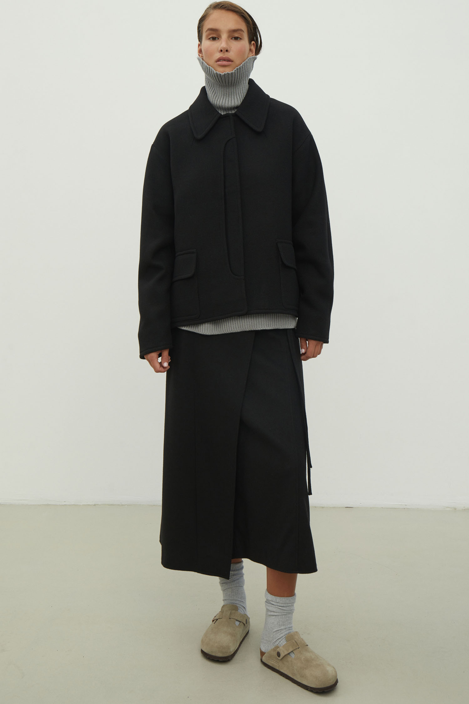 Пальто вовняне вкорочене з накладними кишенями чорне - THE LACE photo 254602