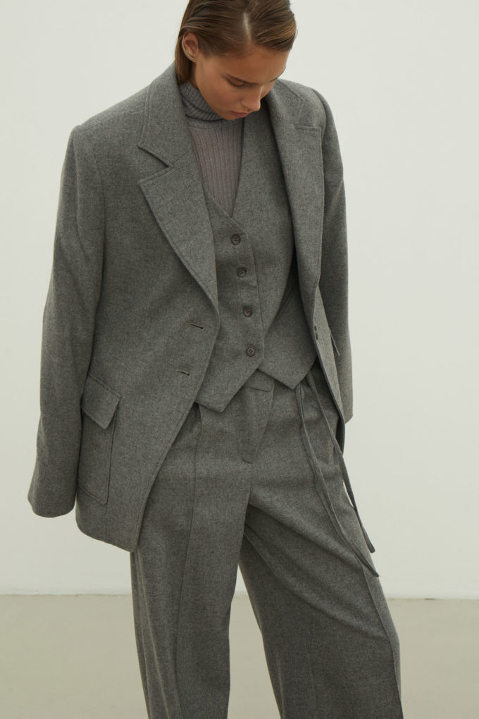Woolen pants with a tie in gray photo 5