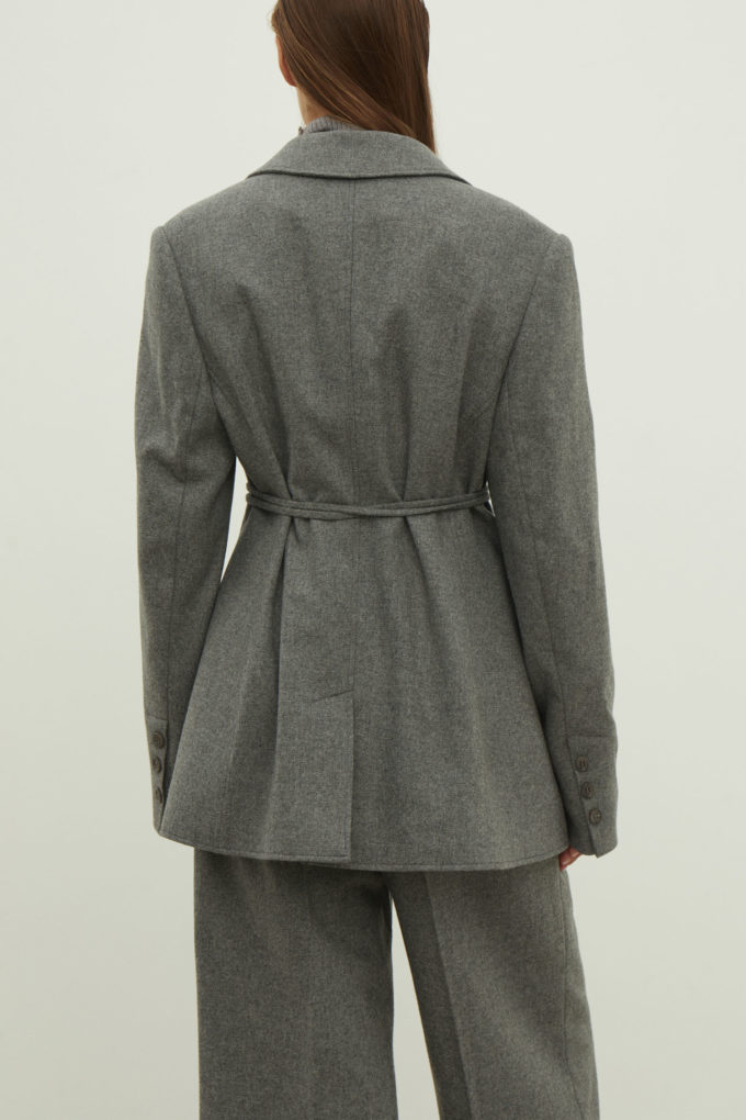 Single-breasted woolen jacket with a tie in gray photo 4
