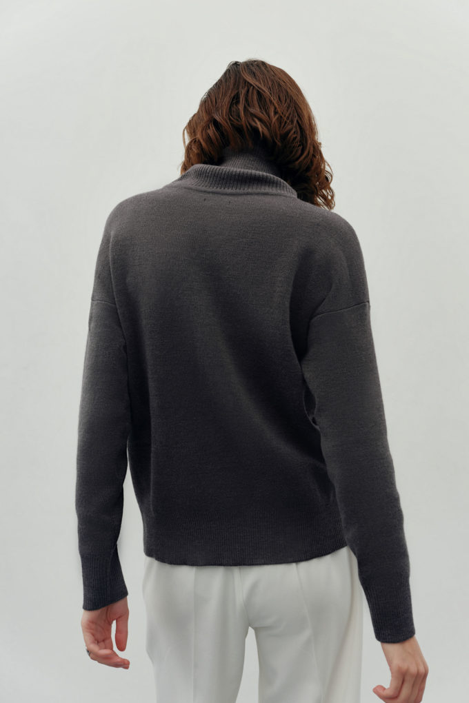 Woolen sweater with a neck in gray photo 4