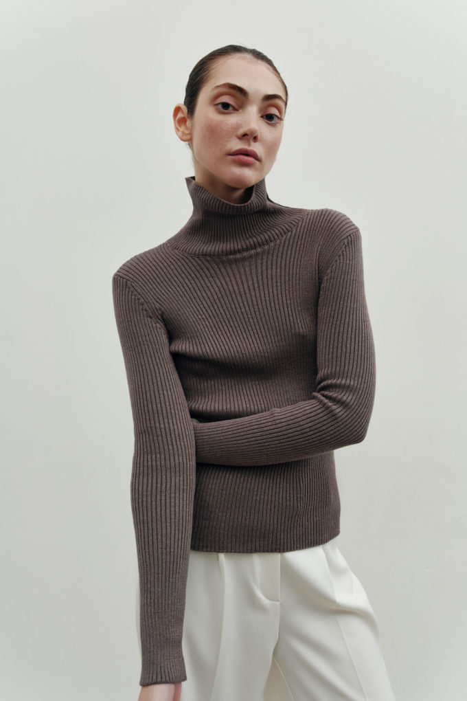 Cappuccino turtleneck photo 4