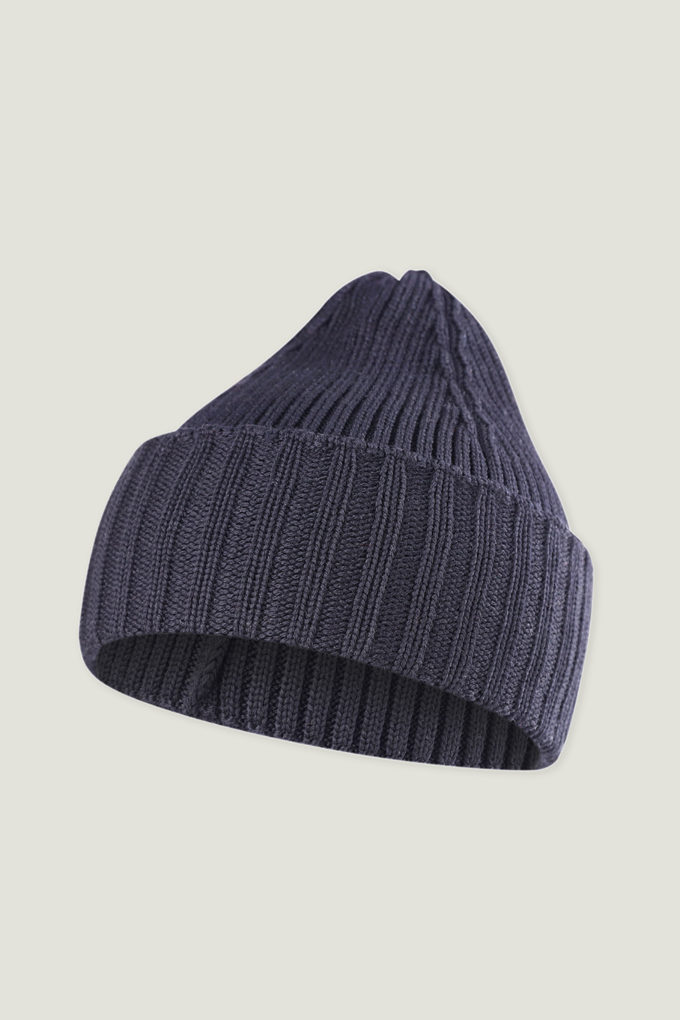 Merino wool hat in black photo 4