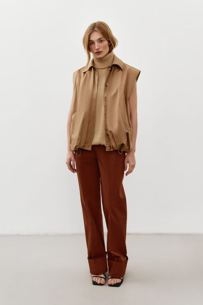 Brown cotton trousers with decorative buttons photo 4