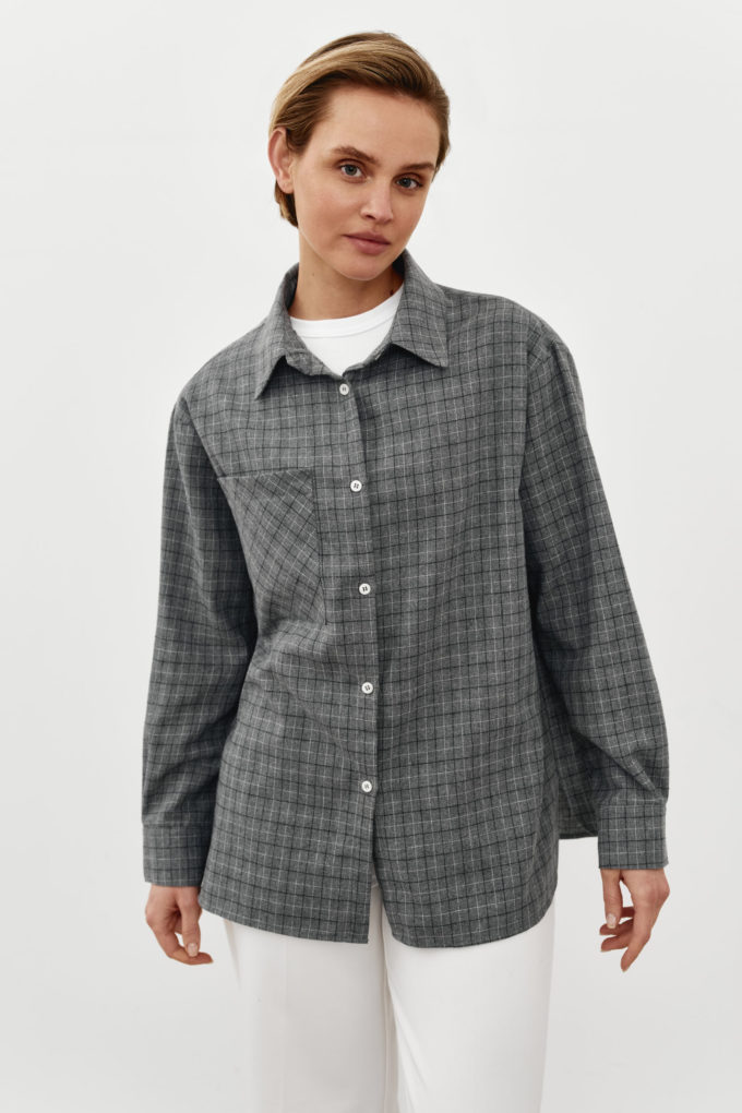 Shirt with patch pocket in a checkered gray photo 3
