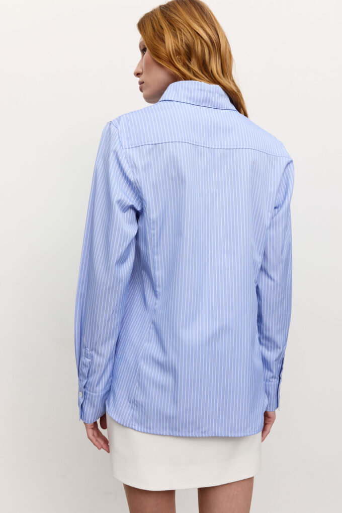 Сорочка приталена в білу смужку блакитна фото 3