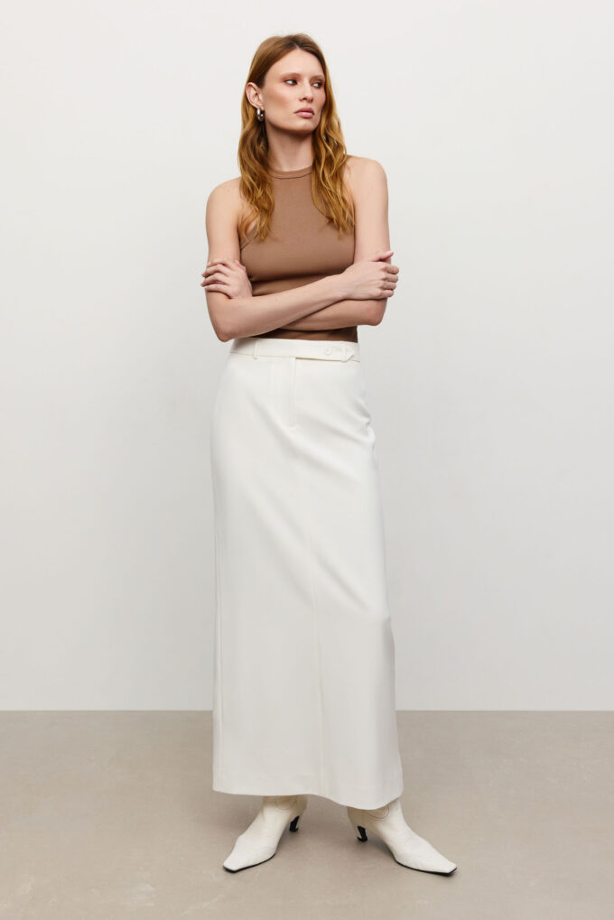 White maxi skirt with a decorative belt photo 2