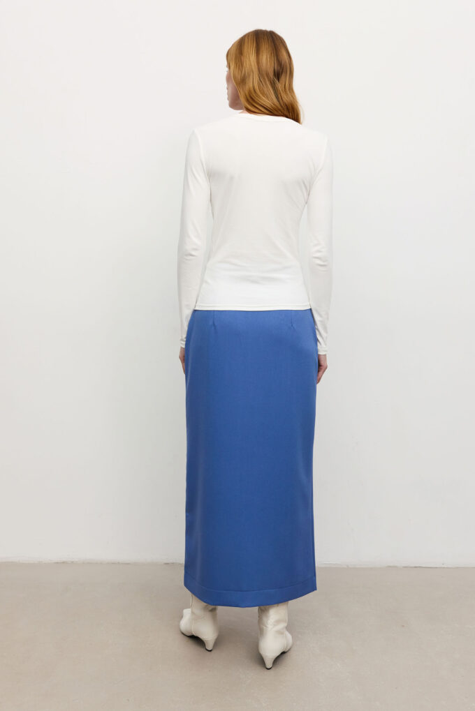 Midi skirt with front slit in blue photo 2