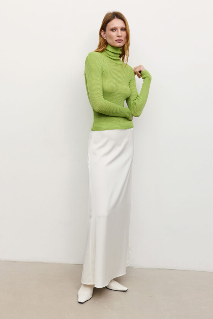Thin ribbed turtleneck in light green photo 4