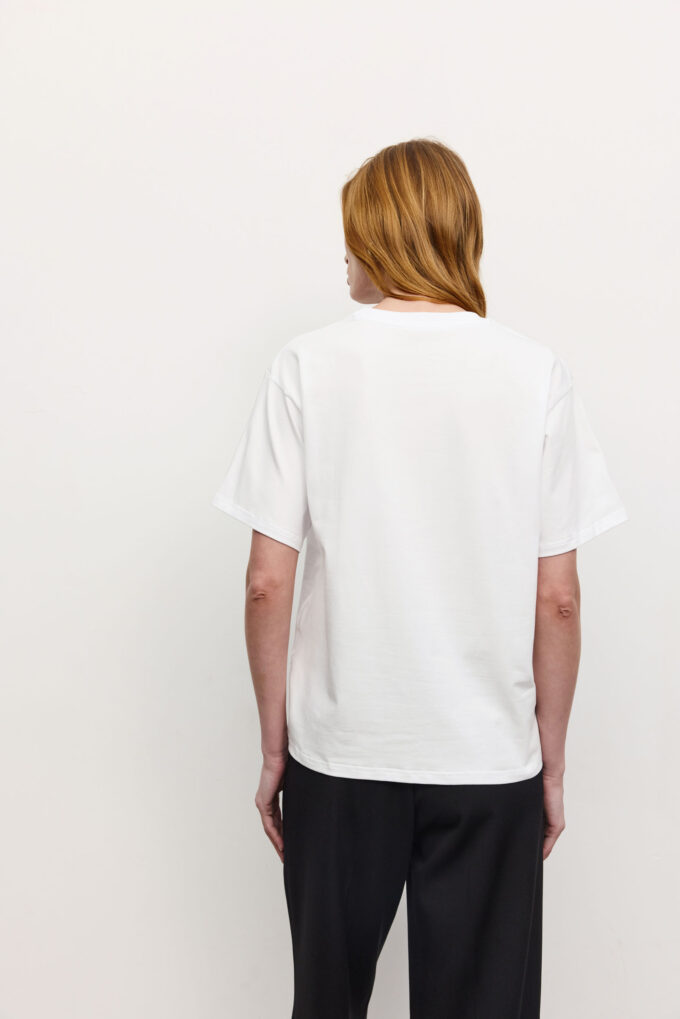 White oversize T-shirt photo 3