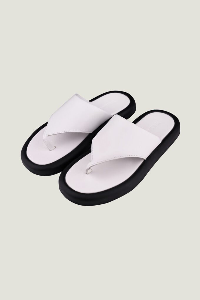 Leather slippers in white photo 3