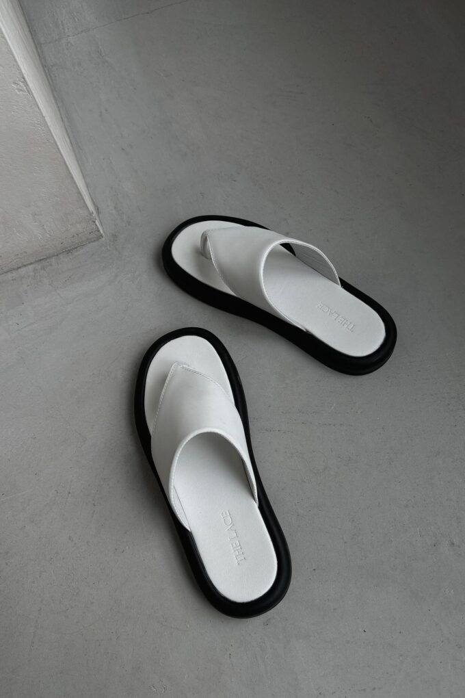Leather slippers in white photo 2