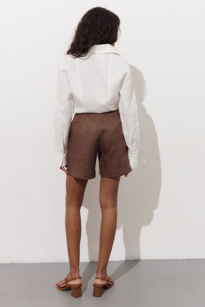Linen shorts in chocolate photo 3