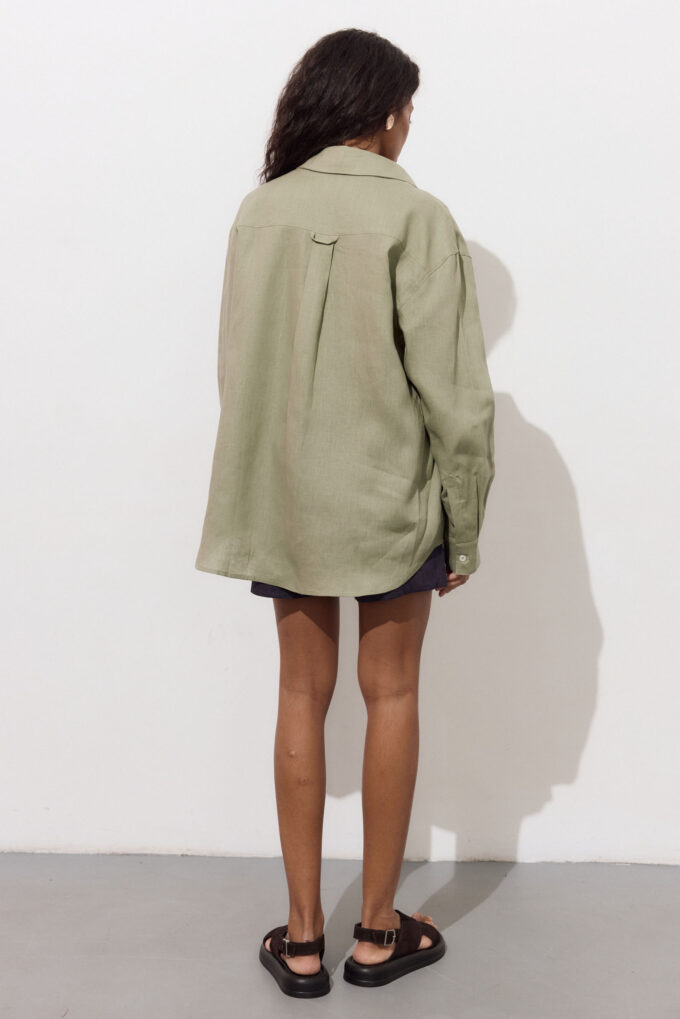Oversized linen shirt with pocket in olive photo 3