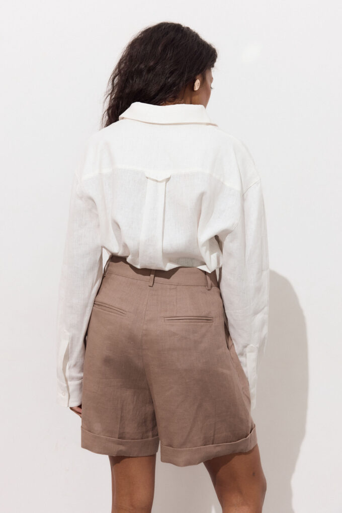 Linen shorts in cappuccino photo 3