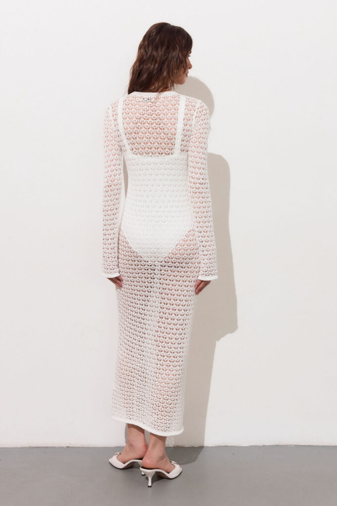 Трикотажна сукня з ажурною вʼязкою молочна фото 5