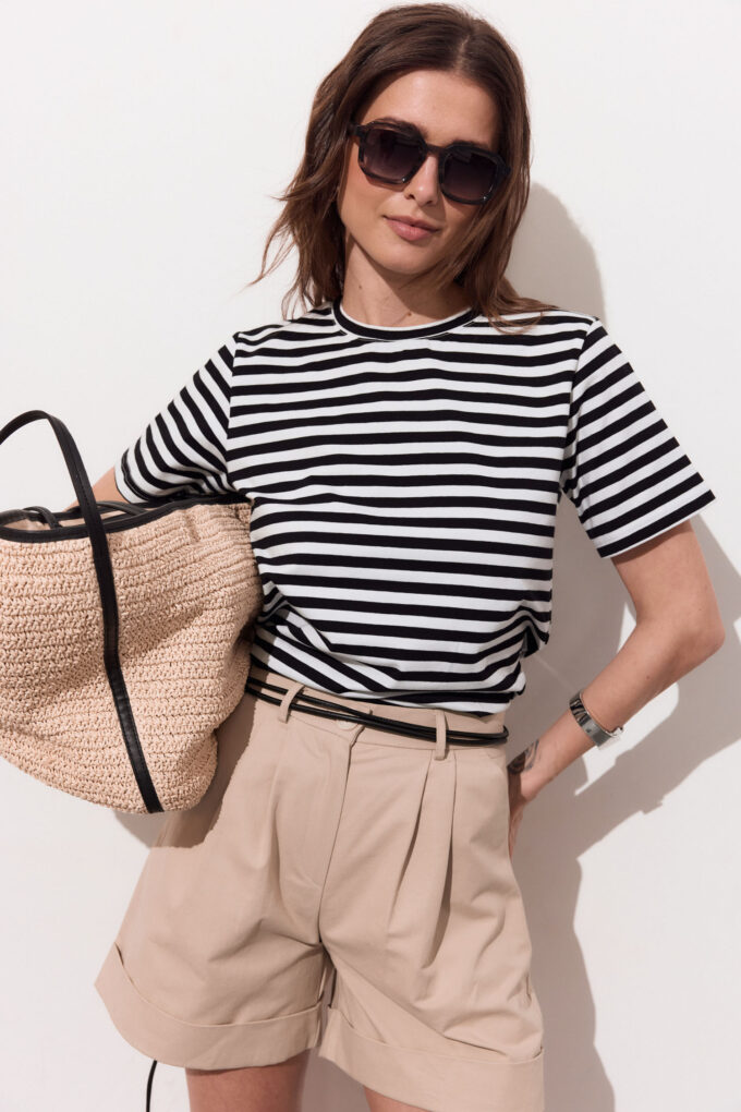 Relaxed fit T-shirt with stripes in black photo 5