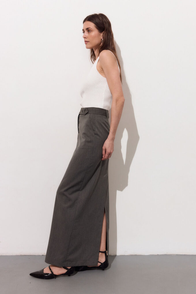 Maxi skirt with a narrow stripe in gray photo 4