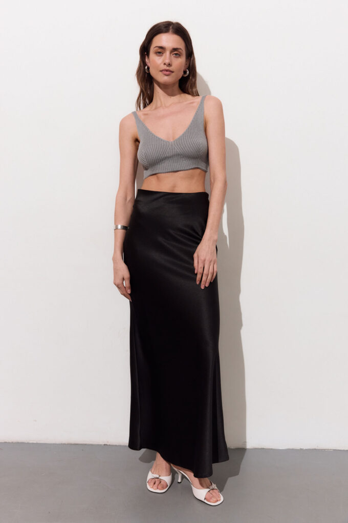 Knitted crop top in gray photo 3
