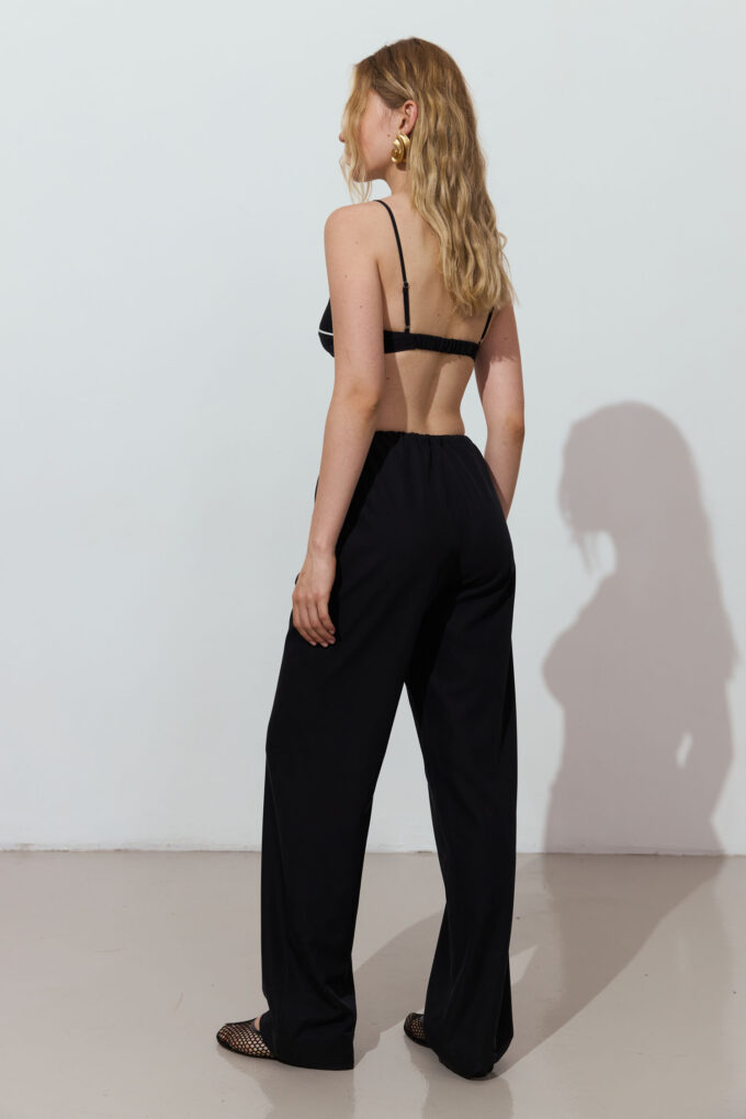 Straight-cut pants in black photo 4