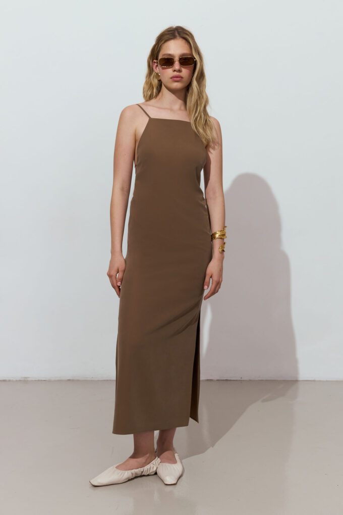 Straight midi dress with an open back in dark beige photo 4