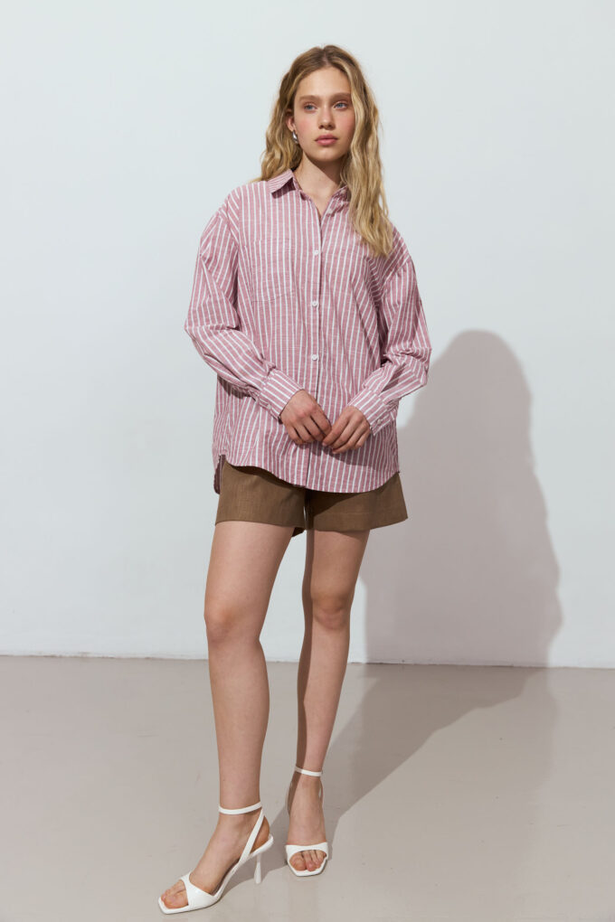 Oversized striped cotton shirt in red photo 4