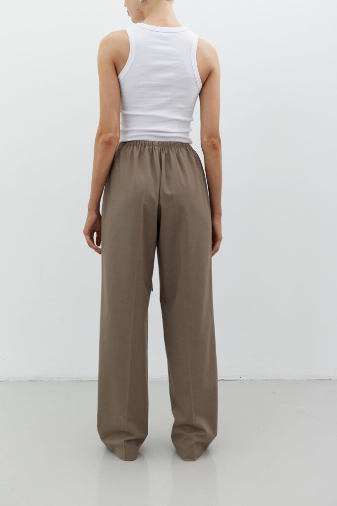 Woolen pants with a drawstring in cappuccino photo 3