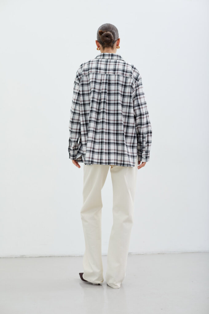 Milk shirt with patch pocket in a gray check photo 3