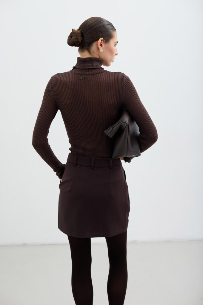 Thin ribbed turtleneck in chocolate photo 3