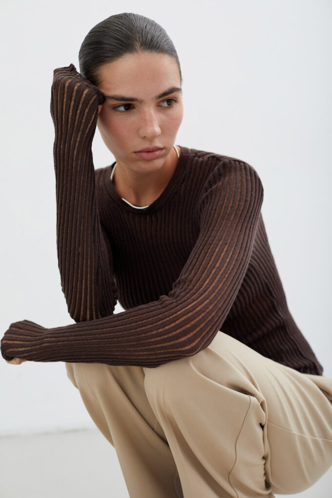 Translucent knitted crew neck jumper in chocolate photo 3