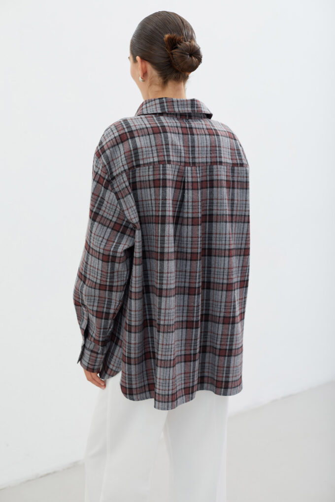 Gray shirt with patch pocket in a red check photo 3