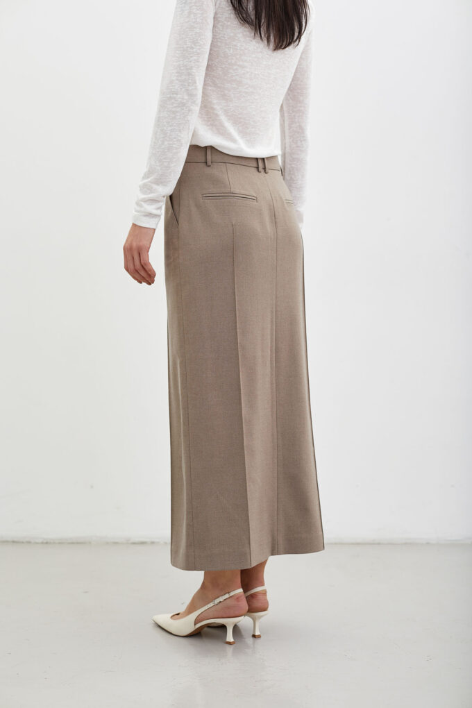 Woolen midi skirt in beige photo 4