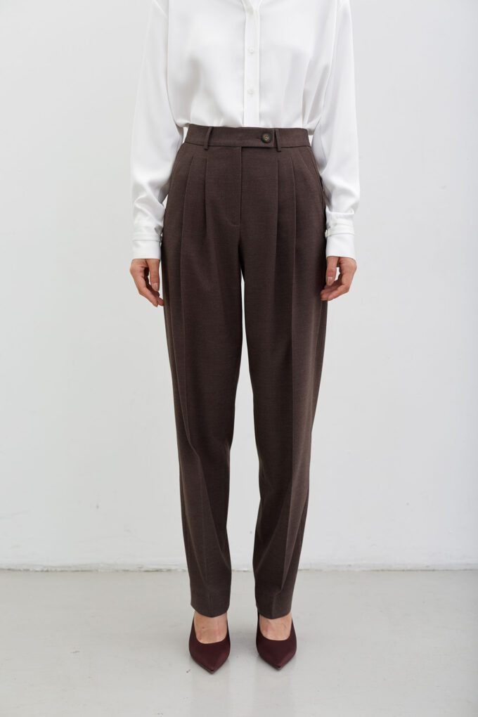 Chocolate woolen pants with a pinch photo 2