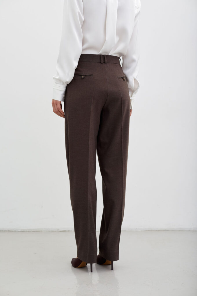 Chocolate woolen pants with a pinch photo 3