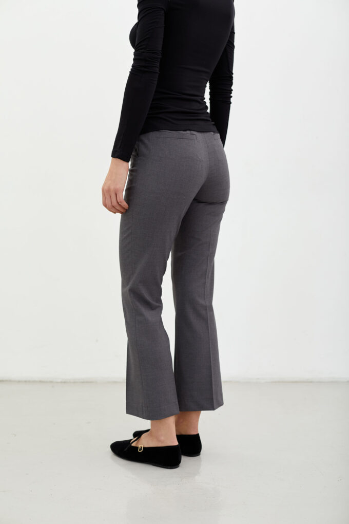 Cropped pants with wool in dark gray photo 3