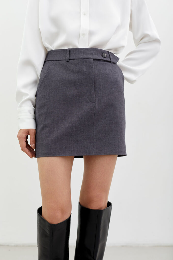 Woolen mini skirt with a decorative belt in graphite photo 2