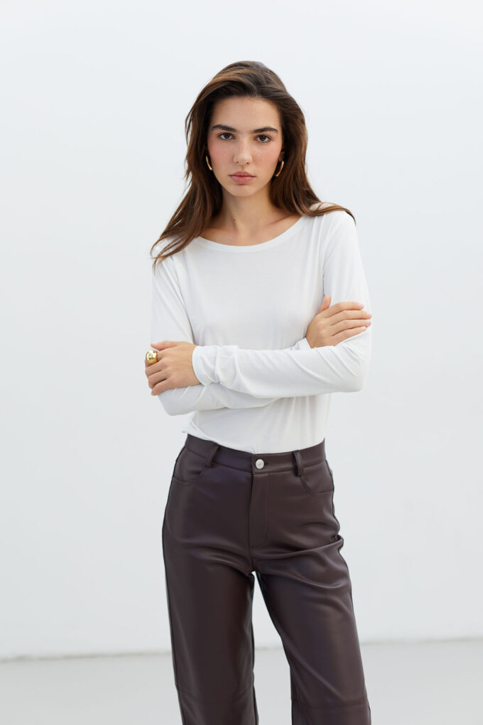 Faux leather straight pants in chocolate photo 4