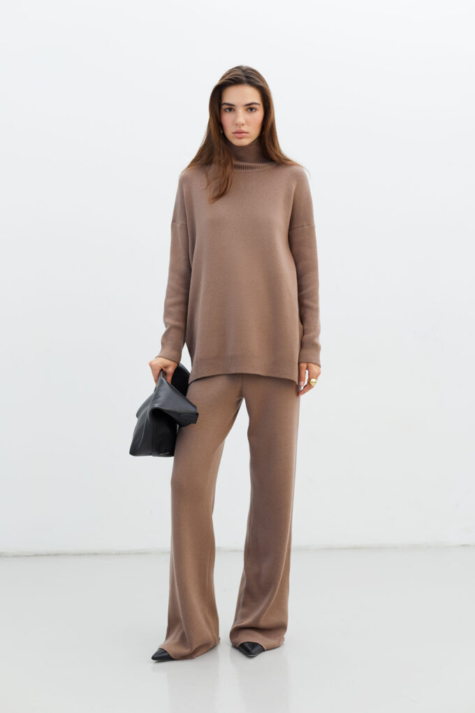 Knitted pants in cappuccino photo 3